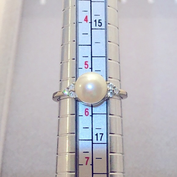 14k Solid White Gold Genuine White Pearl & Diamond Ring - Picture 9 of 11